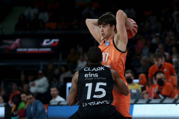 但面对金字 但面对金字